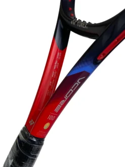Yonex VCore 100 (7th Gen) Scarlett 9 Yonex VCore 100 (7th Gen) Scarlett -TENNISZON Sales 07VC100YX D